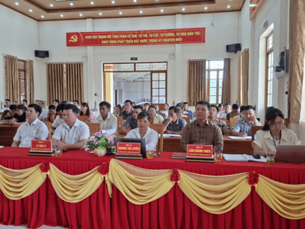 Kinh tế - Chính trị