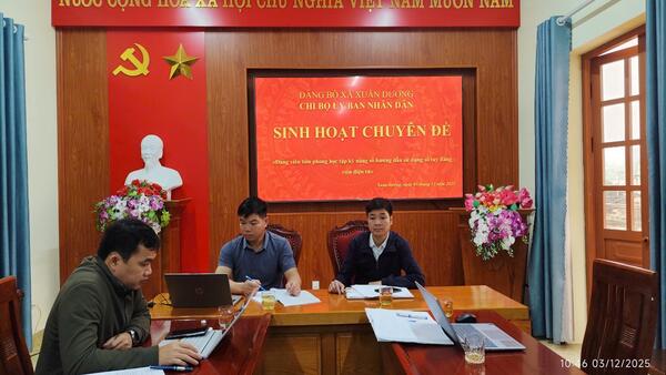 CHI BỘ CƠ SỞ UBND XÃ XUÂN DƯƠNG TỔ CHỨC SINH HOẠT CHUYÊN ĐỀ “ĐẢNG VIÊN TIÊN PHONG HỌC TẬP KỸ NĂNG SỐ HƯỚNG DẪN SỬ DỤNG SỔ TAY ĐẢNG VIÊN ĐIỆN TỬ”