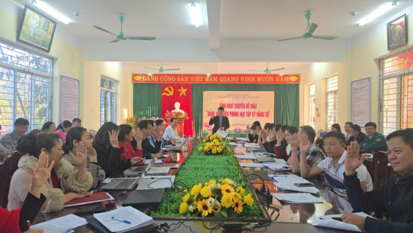 Chi bộ trường Tiểu học và THCS Xuân Dương: Tổ chức sinh hoạt chuyên đề mẫu “Đảng viên tiên phong học tập kỹ năng số”