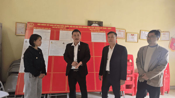 Kiểm tra triển khai công tác bầu cử đại biểu Quốc hội khóa XVI  và bầu cử đại biểu Hội đồng nhân dân các cấp nhiệm kỳ 2026 - 2031  tại các địa điểm bỏ phiếu bầu cử trên địa bàn xã Xuân Dương