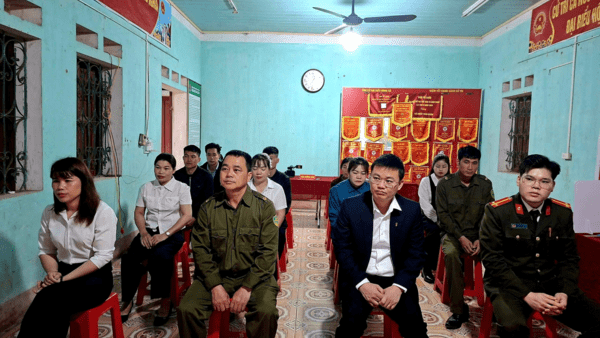 Lãnh đạo xã Xuân Dương dự Lễ khai mạc bầu cử  tại một số Khu vực bỏ phiếu trên địa bàn xã Xuân Dương