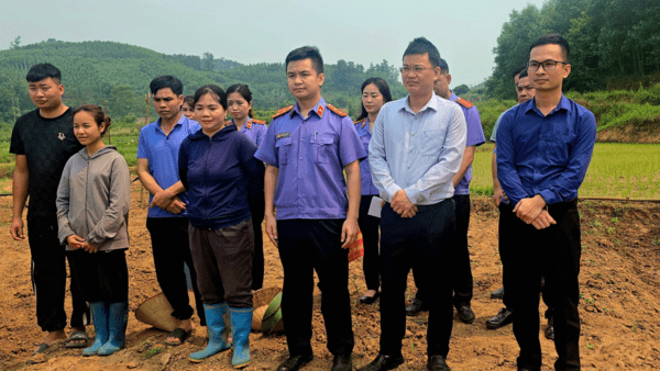 Viện Kiểm sát nhân dân khu vực 5, tỉnh Lạng Sơn: Tổ chức chương trình hỗ trợ nông dân xã Xuân Dương  phát triển cây ăn quả