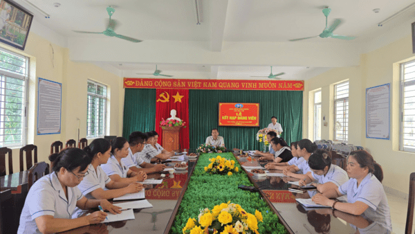 Chi bộ Trạm Y tế xã Xuân Dương: Tổ chức Lễ kết nạp đảng viên