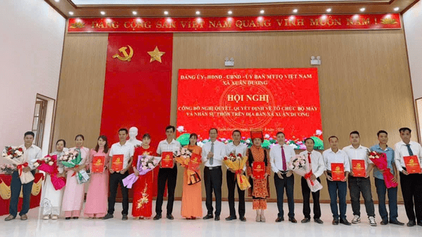 XÃ XUÂN DƯƠNG: KIỆN TOÀN TỔ CHỨC ĐẢNG, BỐ TRÍ CÁN BỘ SAU SẮP XẾP, SÁP NHẬP THÔN