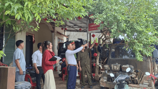 XUÂN DƯƠNG TỔ CHỨC RA QUÂN GIẢI TỎA HÀNH LANG AN TOÀN GIAO THÔNG, LẬP LẠI TRẬT TỰ AN TOÀN GIAO THÔNG